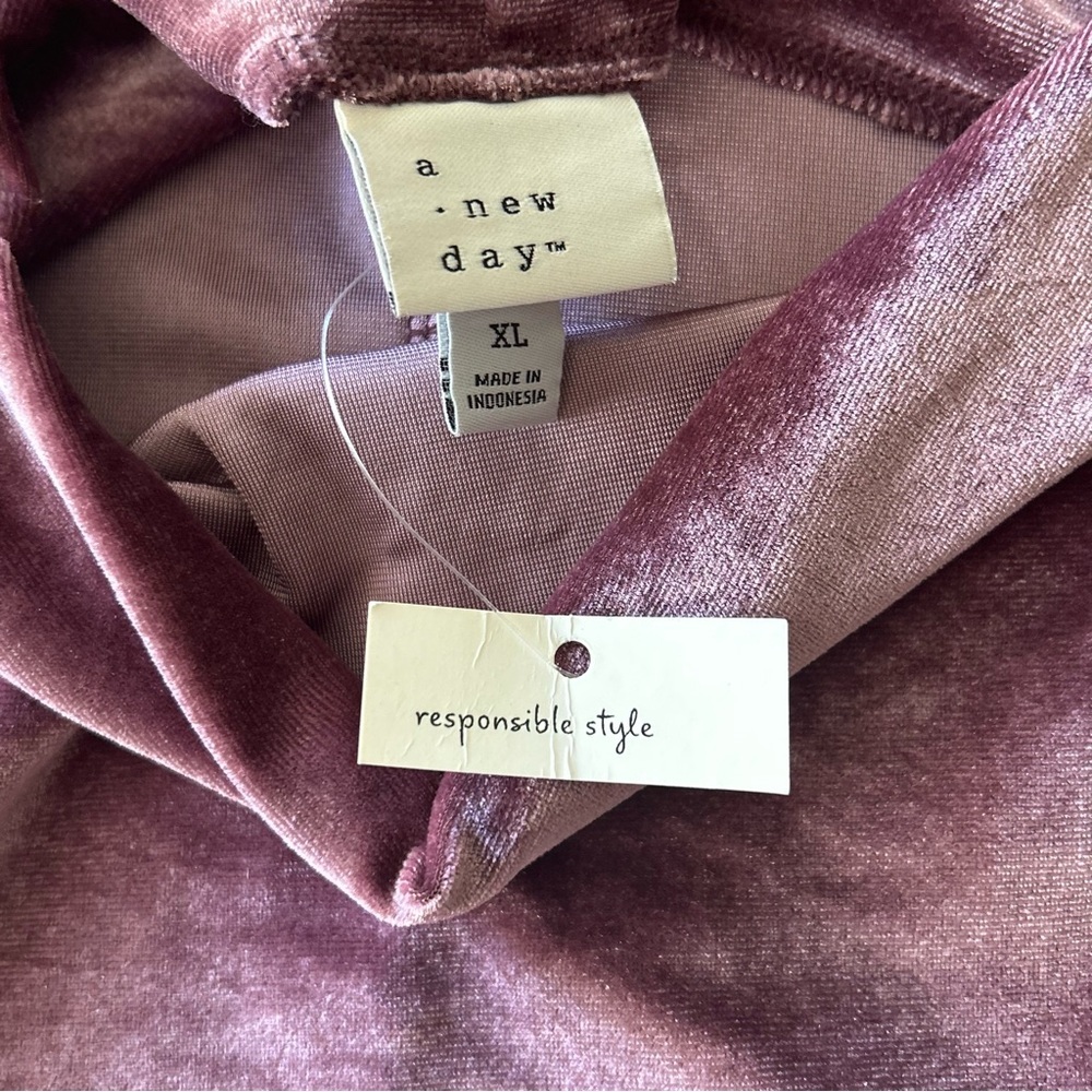 A New Day | Velvet Sleeveless Top in Mauve - Picture 5 of 8